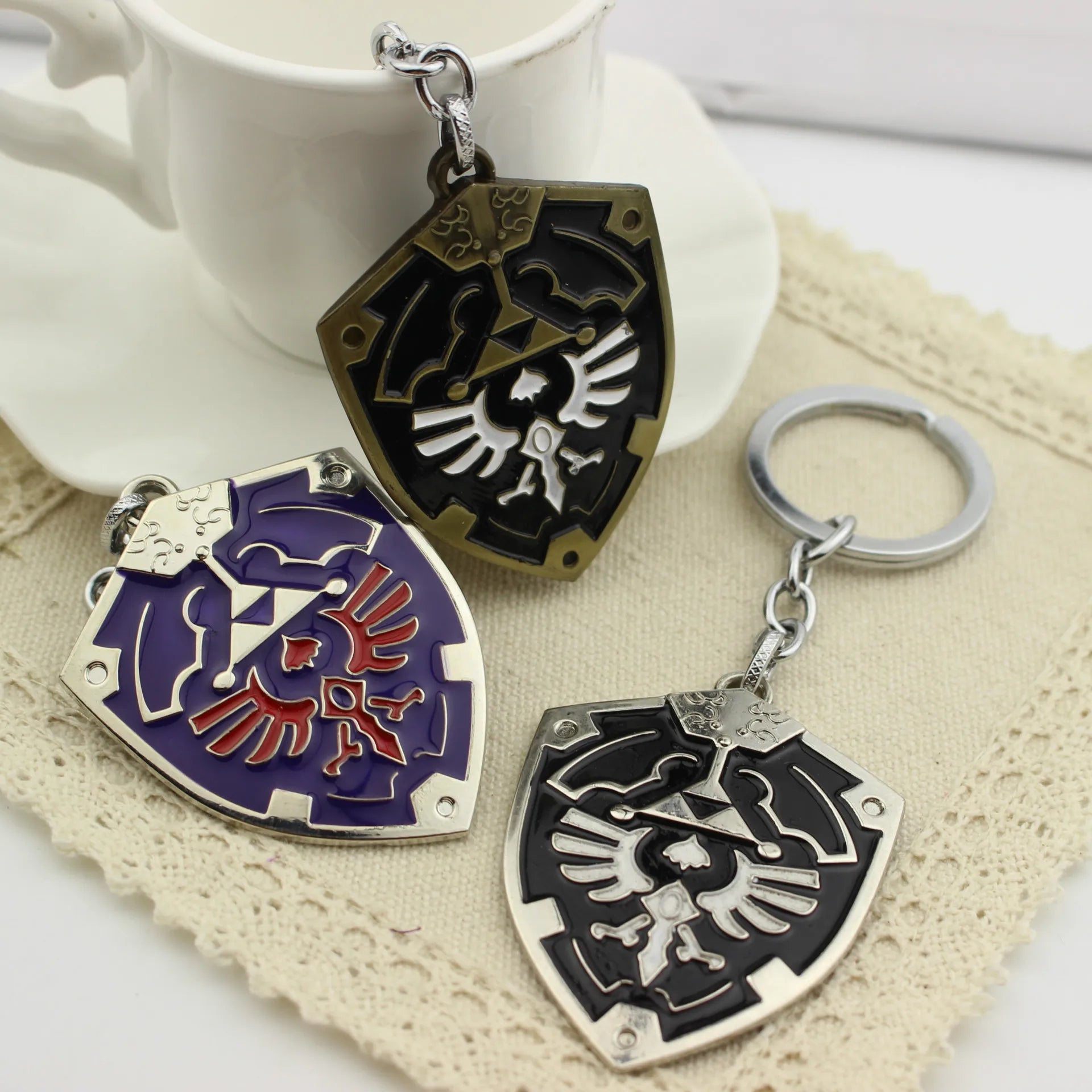 Legend of Zelda - Hylian Shield Metal Keychain