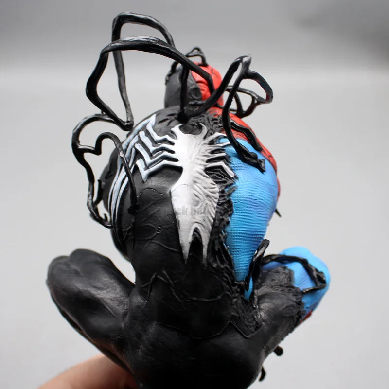 Spider-Man vs Venom Symbiote Statue – 38cm Collectible Figure
