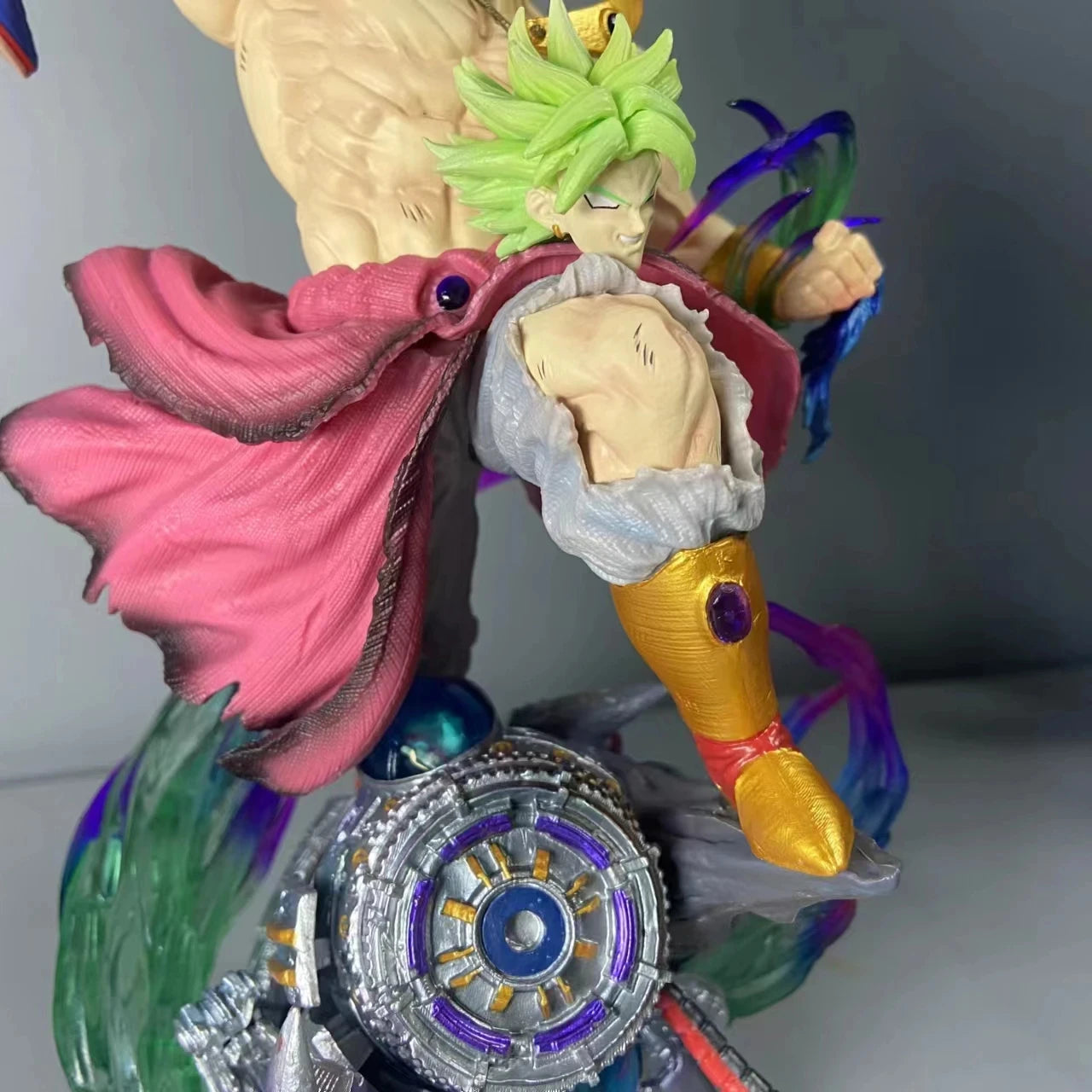 Dragon Ball Z Broly vs Goku Figurine – 28cm / 20cm Figurine