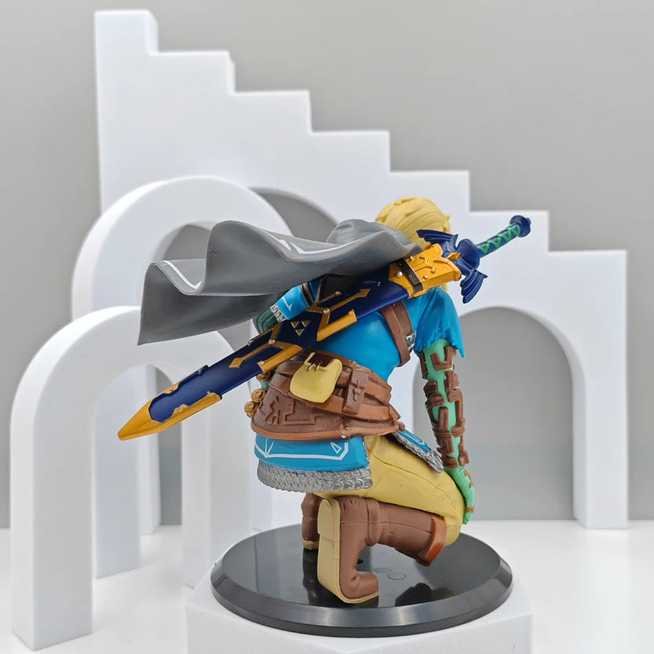 The Legend of Zelda – Link Crouching Battle Pose Figure