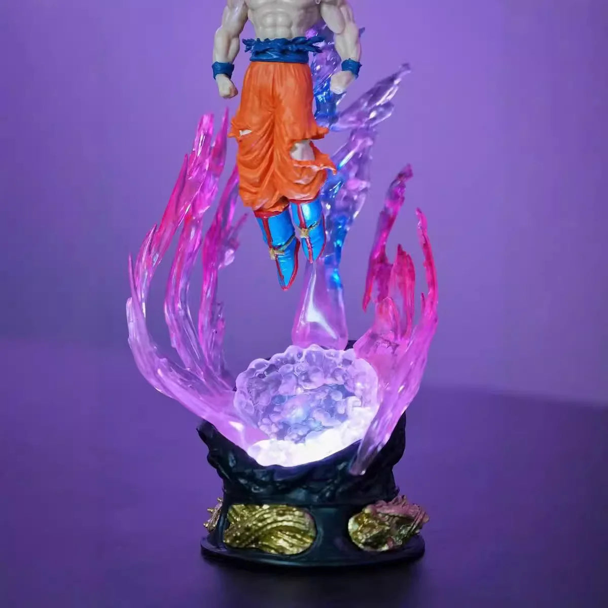 Dragon Ball Z – Ultra Instinct Goku LED Figure (24cm)