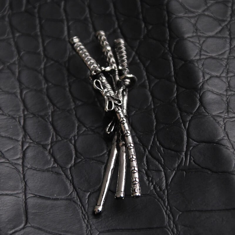 One Piece - Roronoa Zoro 3 Sword Necklace