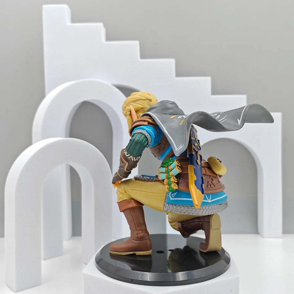 The Legend of Zelda – Link Crouching Battle Pose Figure